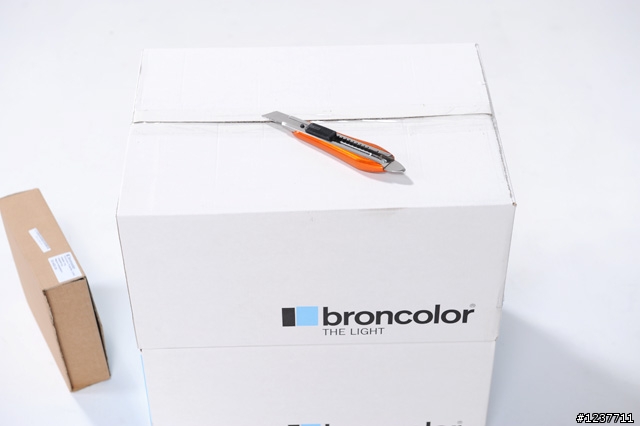開箱文】棚燈界的LV~broncolor多圖開箱