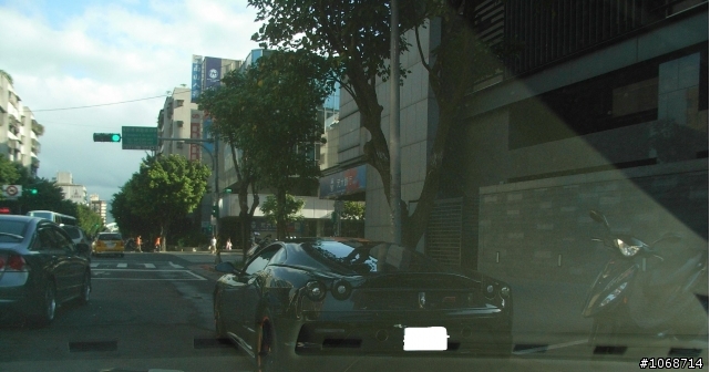 請問這是F450嗎?(更正 這是 430 Scuderia )