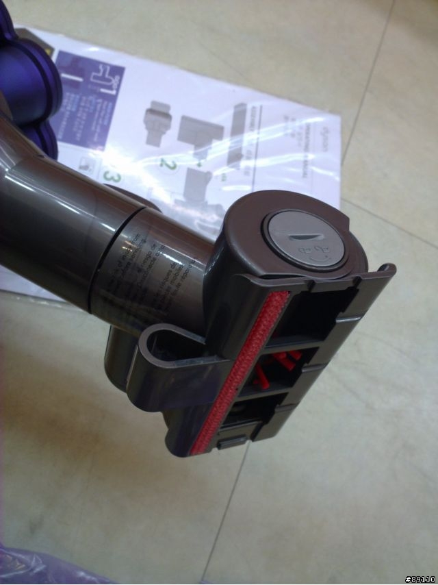 新登場,手提吸塵器界中的小霸王!! DYSON DC31開箱分享