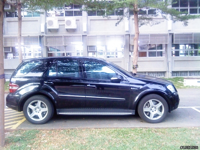 不小心遇到的ML63 AMG~~
