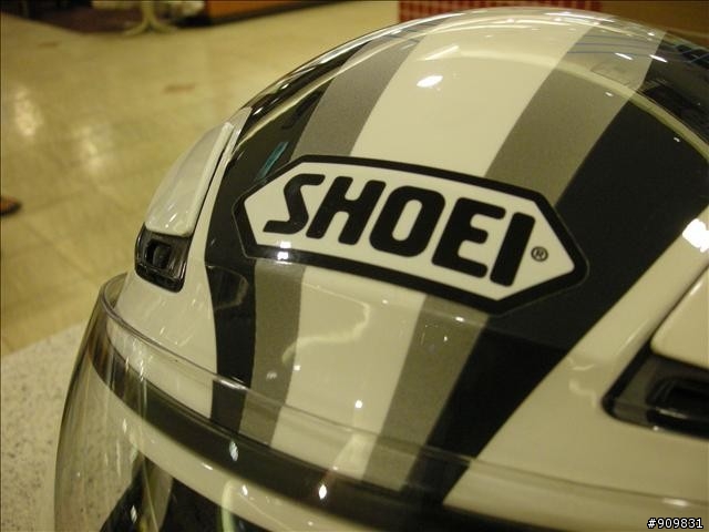 [開箱?] SHOEI? ZEUS? 3000a是誰出的?