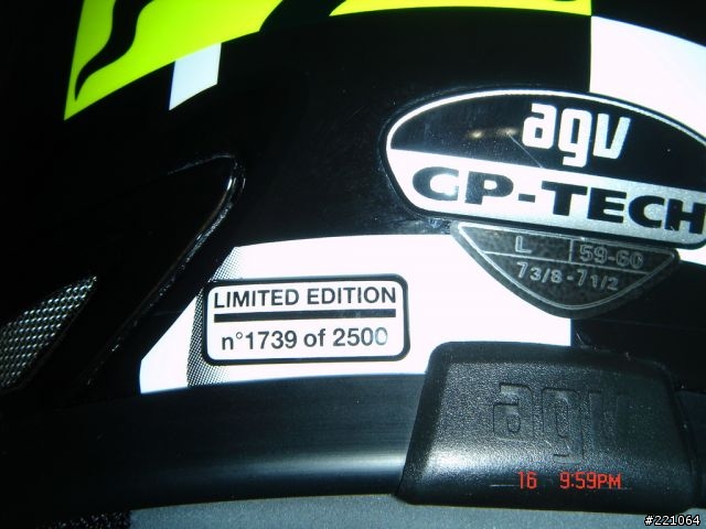[純開箱文]AGV GP-TECH ROSSI 8次世界冠軍 冠軍帽入手