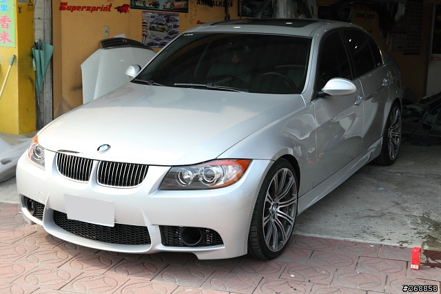 第二換335I-4門改M3前包+側裙開箱照