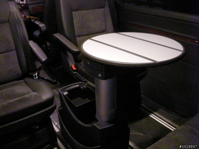 (分享)VW T5 Multivan HL 神奇小桌子
