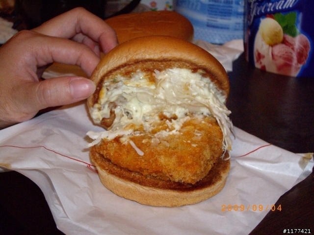 這輩子第一次就現給了摩x漢堡了!(偽開箱文)