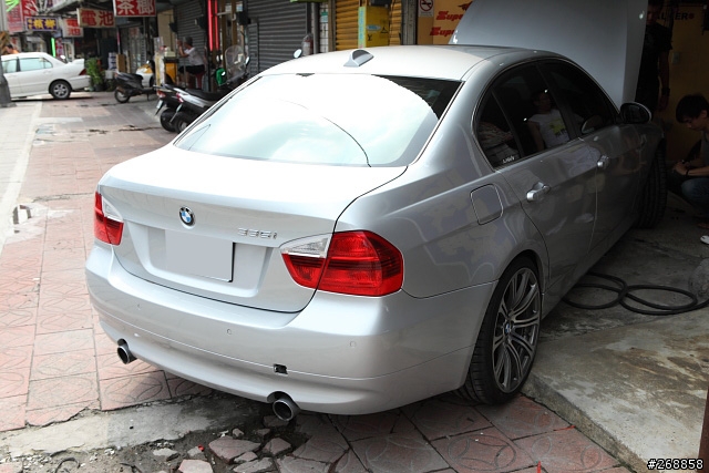 第二換335I-4門改M3前包+側裙開箱照
