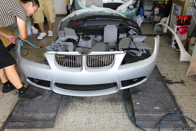 第二換335I-4門改M3前包+側裙開箱照