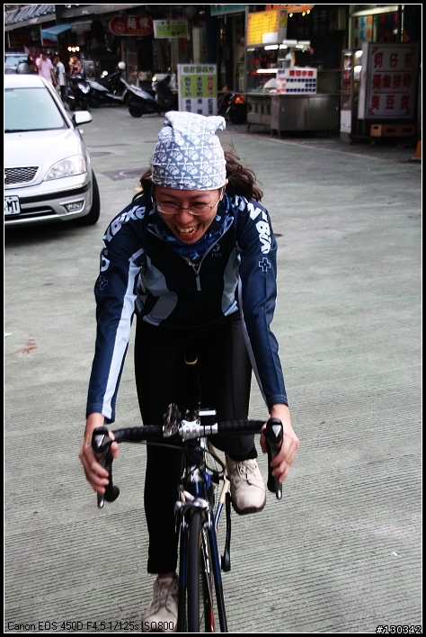 小青低調公路車.....(剛剛前往河濱去試車)