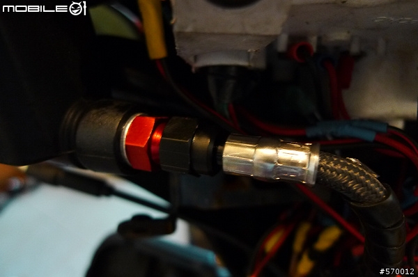 制動--神兵利器--Brembo一體成形輻射卡鉗+FREN TUBO 碳纖維油管