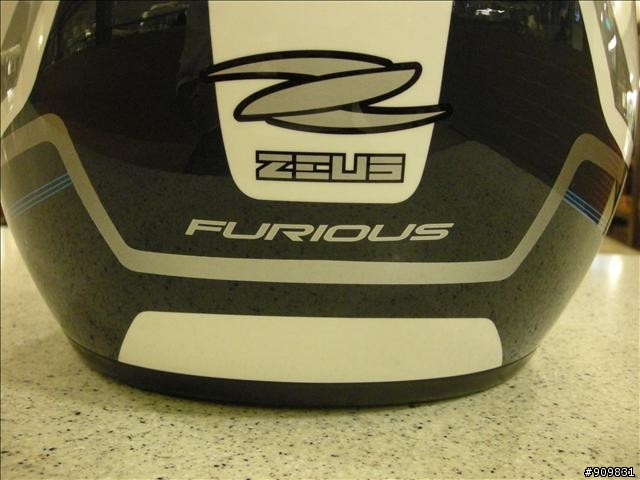 [開箱?] SHOEI? ZEUS? 3000a是誰出的?