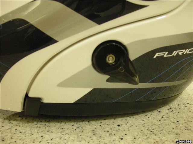 [開箱?] SHOEI? ZEUS? 3000a是誰出的?
