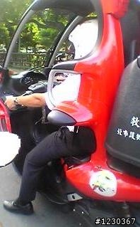 有車頂的摩托車!!!!