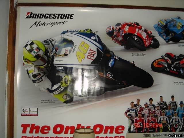 [純開箱文]AGV GP-TECH ROSSI 8次世界冠軍 冠軍帽入手