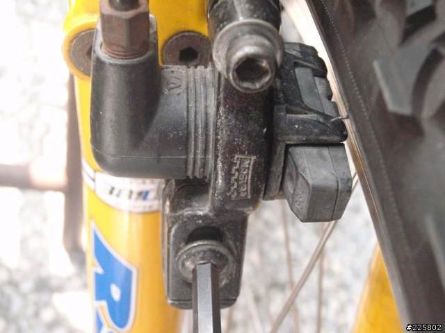 求救！求救！  MAGURA HS-11  更換煞車塊...危機解除！！！