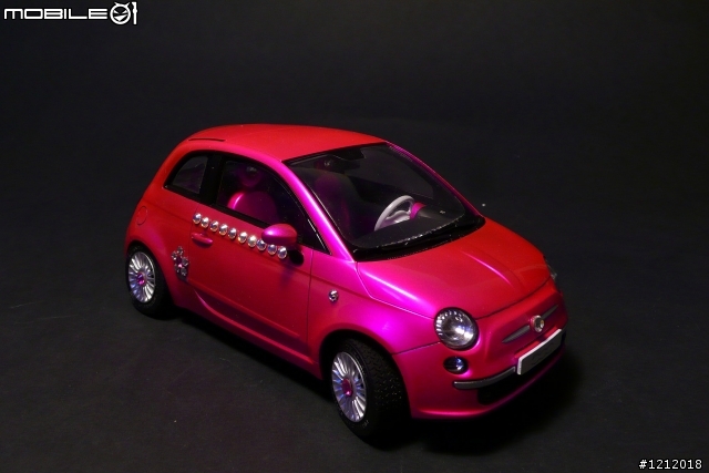 女王一同完成之 New Fiat 500 Barbie custom亮晶晶版