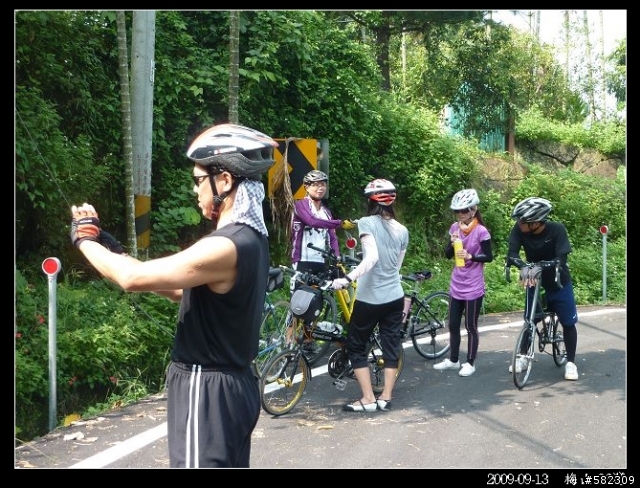 [分享]2009/9/13 梅山36彎 (黑白拍)
