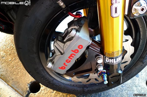 制動--神兵利器--Brembo一體成形輻射卡鉗+FREN TUBO 碳纖維油管