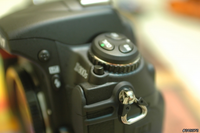 生平第一次：Nikon D300s 有人要蓋樓嗎？