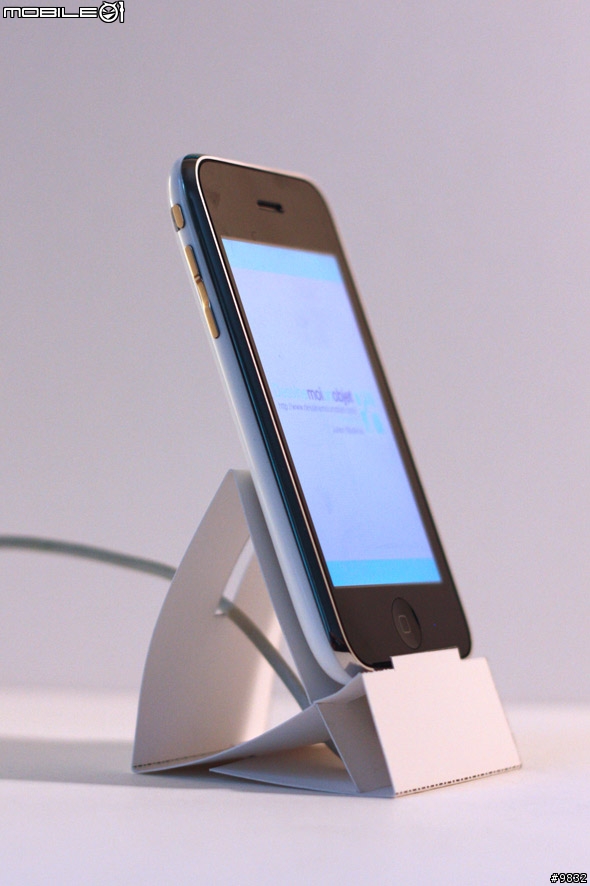 【強力推薦】iphone and itouch paper stand / dock 折紙支架