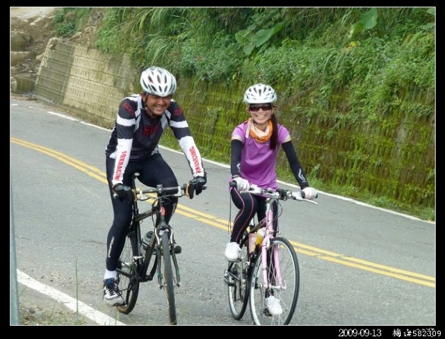 [分享]2009/9/13 梅山36彎 (黑白拍)