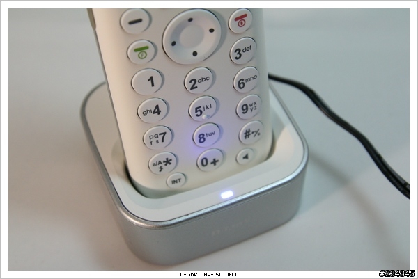 跟上科技的腳步。D-Link DHA-150無線網路電話