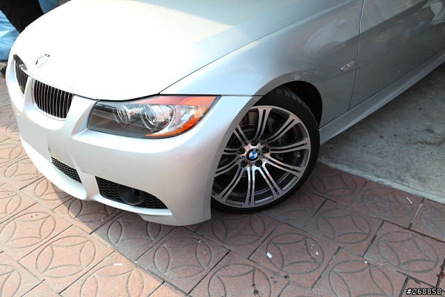 第二換335I-4門改M3前包+側裙開箱照