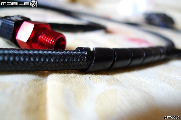 制動--神兵利器--Brembo一體成形輻射卡鉗+FREN TUBO 碳纖維油管
