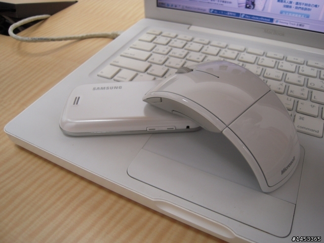 白色Mac.Ipod.Arc與S8000敗家入手啦