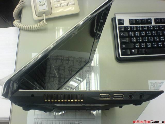 Asus UL20 不負責任報導 (有圖無文 -- 不負責任到底)