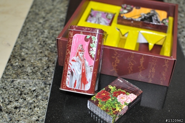 中秋節---吃月餅賞霹靂布袋戲---花月俠情中秋禮盒