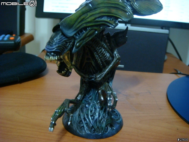 完美的生物 (ALIEN QUEEN) 胸像