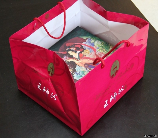 一顆要65元的蛋黃酥(小月餅?)，永和王師父餅舖【金月娘】