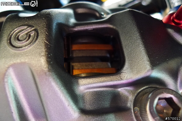 制動--神兵利器--Brembo一體成形輻射卡鉗+FREN TUBO 碳纖維油管