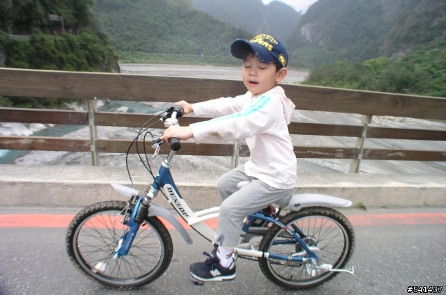 4歲小朋友 單日挑戰35公里，花蓮-太魯閣-花蓮