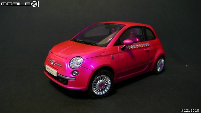 女王一同完成之 New Fiat 500 Barbie custom亮晶晶版