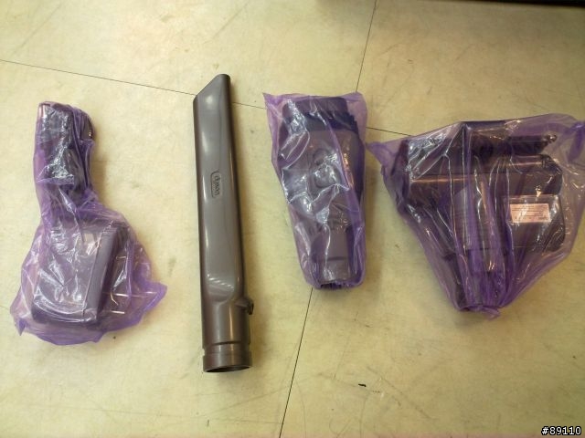 新登場,手提吸塵器界中的小霸王!! DYSON DC31開箱分享