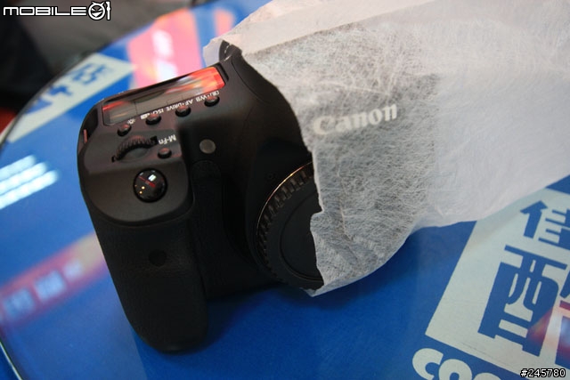 [快速開箱]EOS 7D