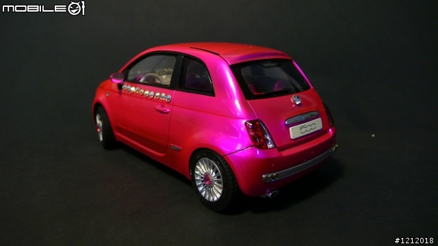女王一同完成之 New Fiat 500 Barbie custom亮晶晶版