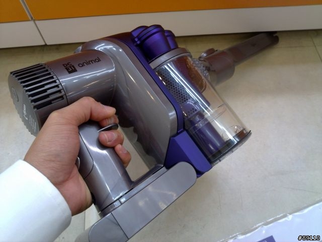 新登場,手提吸塵器界中的小霸王!! DYSON DC31開箱分享