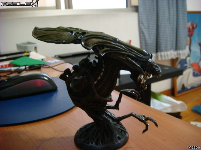 完美的生物 (ALIEN QUEEN) 胸像