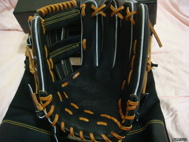 [開箱文]最近流行手套開箱,我的也到了..MIZUNO PRO ORDER...