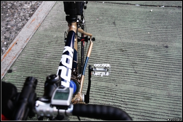 小青低調公路車.....(剛剛前往河濱去試車)