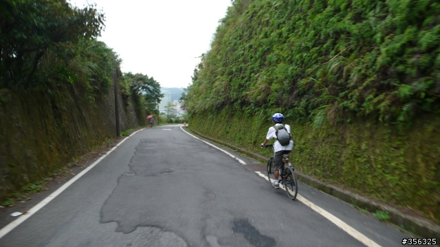 [遊記] 單車基隆東西岸經典行-觀看麗星郵輪進港+基隆燈塔.....