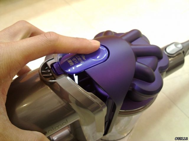 新登場,手提吸塵器界中的小霸王!! DYSON DC31開箱分享