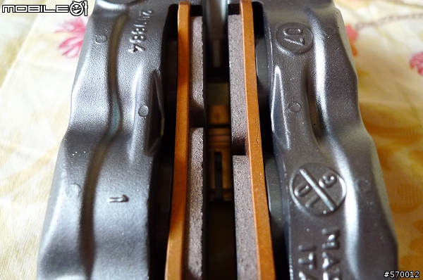 制動--神兵利器--Brembo一體成形輻射卡鉗+FREN TUBO 碳纖維油管