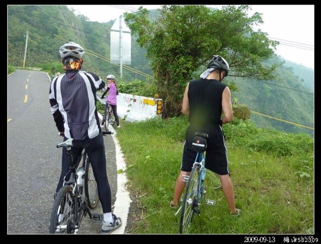 [分享]2009/9/13 梅山36彎 (黑白拍)