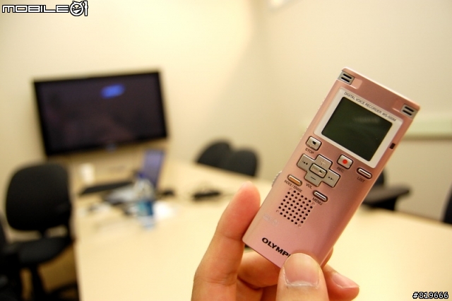 [分享] 上班族最愛 Olympus WS-500M 粉紅色 2GB 錄音筆 (圖不會很多)