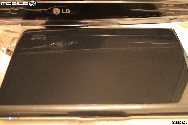 純開箱 LG W2753V ~ 好大丫!!