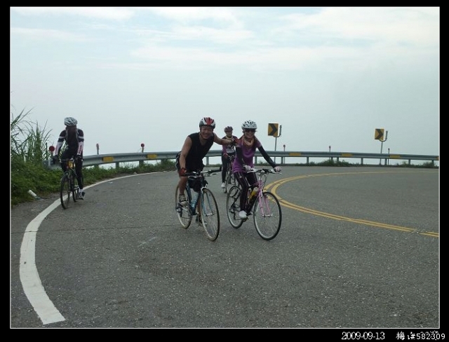 [分享]2009/9/13 梅山36彎 (黑白拍)