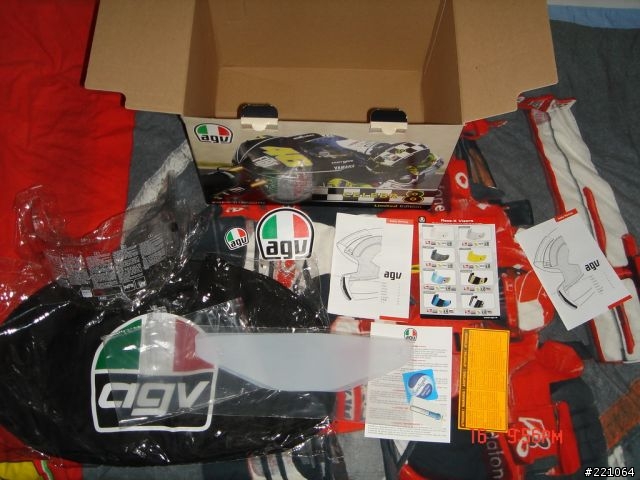 [純開箱文]AGV GP-TECH ROSSI 8次世界冠軍 冠軍帽入手
